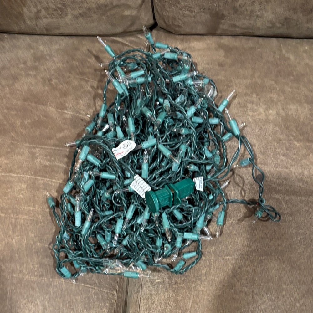 White Bulb Green String of Lights